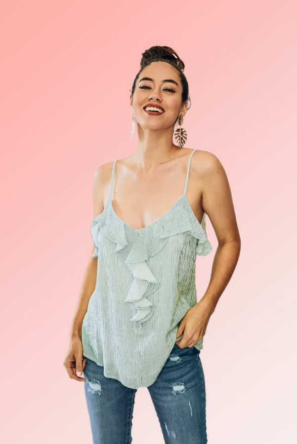 SLEEVELESS, GREEN STRIPED RUFFLE CAMISOLE. ADJUSTABLE STRAPS, LINED, AND RELAXED FIT. 65% POLYESTER, 35% RAYON. PIPER IS 5’4 SIZE 0, WEARING A SMALL.
S 0-4
M 4-8
L 8-12