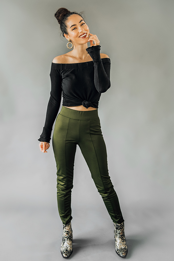 OLIVE HIGH WAIST LEGGING. SLIM FITTING, TRACK SUIT MATERIAL WITH MOTO DETAIL. ALSO COMES IN BLACK. MODEL INFO: PIPER – SIZE 0, 5’5”, WEARING A SMALL.
95% POLYESTER, 5% SPANDEX.
SMALL 0-2
MEDIUM 4-6
LARGE 6-8