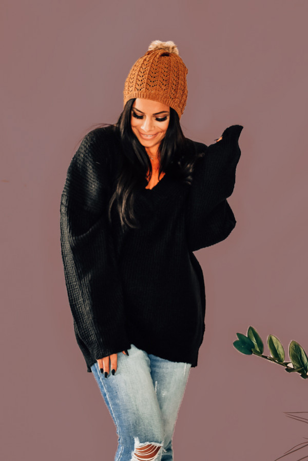 BLACK, DEEP V-NECK SWEATER. AVAILABLE IN TWO COLORS – BLACK AND BLUSH. PIPER IS 5’4”, SIZE 0, WEARING A SMALL.STEPHANIE IS SIZE 4, WEARING A SMALL. NIKI IS SIZE 14, WEARING A LARGE.
S 0-6
M 6-12
L 12-16