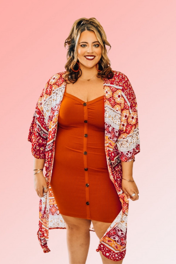 BOHEMIAN STYLE, LONG-LINE KIMONO. SIDE SLIT. 100% VISCOSE. PIPER IS 5’4 SIZE 0, NIKI IS A SIZE 14 BOTH WEARING ONE-SIZE.
OS 0-22
