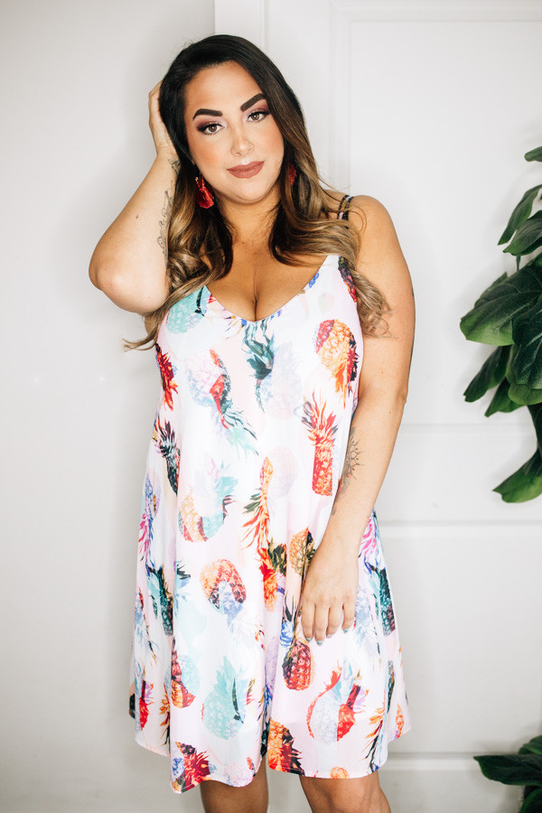 V-NECK SPAGHETTI STRAP PINEAPPLE PRINT DRESS. LOOSE FIT.
100% POLYESTER
PIPER IS WEARING THE SMALL AND GABBY IS WEARING THE LARGE.
SMALL- 2-6
MEDIUM- 8-12
LARGE- 14-16
