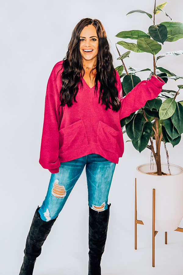 FUCHSIA, V-NECK CHENILLE SWEATER WITH FRONT POCKETS. LOOSE FITTING. MODEL INFO: STEPHANIE – 5’1”, SIZE 4, WEARING A SMALL.
100% POLYESTER
SMALL 4-6
MEDIUM 6-8
LARGE 8-10
X-LARGE 12-14