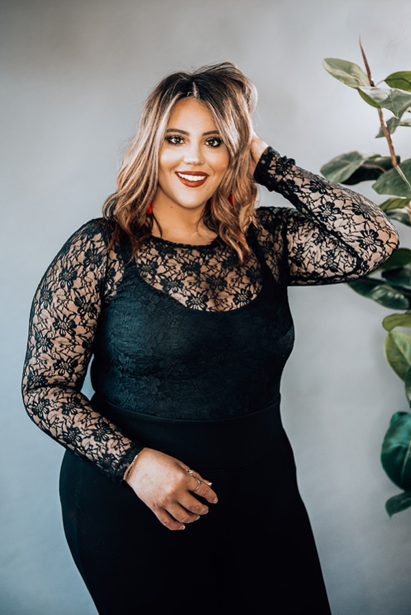 SHEER BLACK LACE, LONG SLEEVE TOP. MODEL INFO: PIPER - SIZE 0, 5'5", WEARING A SMALL. NIKI - SIZE 14, 5'4", WEARING A LARGE. BOTH WEARING A TANK UNDERNEATH.
X-SMALL 0-2
SMALL 4-6
MEDIUM 6-8
LARGE 10-12
X-LARGE 12-14
