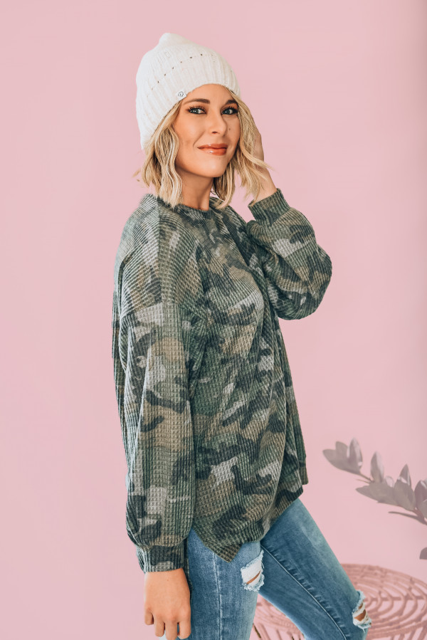 OVERSIZED CAMO CREWNECK TUNIC. DROP SHOULDER AND SIDE SLITS. 89% POLYESTER, 9% RAYON, 2% SPANDEX. AMANDA IS 5’6 SIZE 2, WEARING SMALL. NIKI IS SIZE 14, WEARING A LARGE.
26/52
XS 0-2
S 4-6
M 8-10
L 12-14
XL 14-16