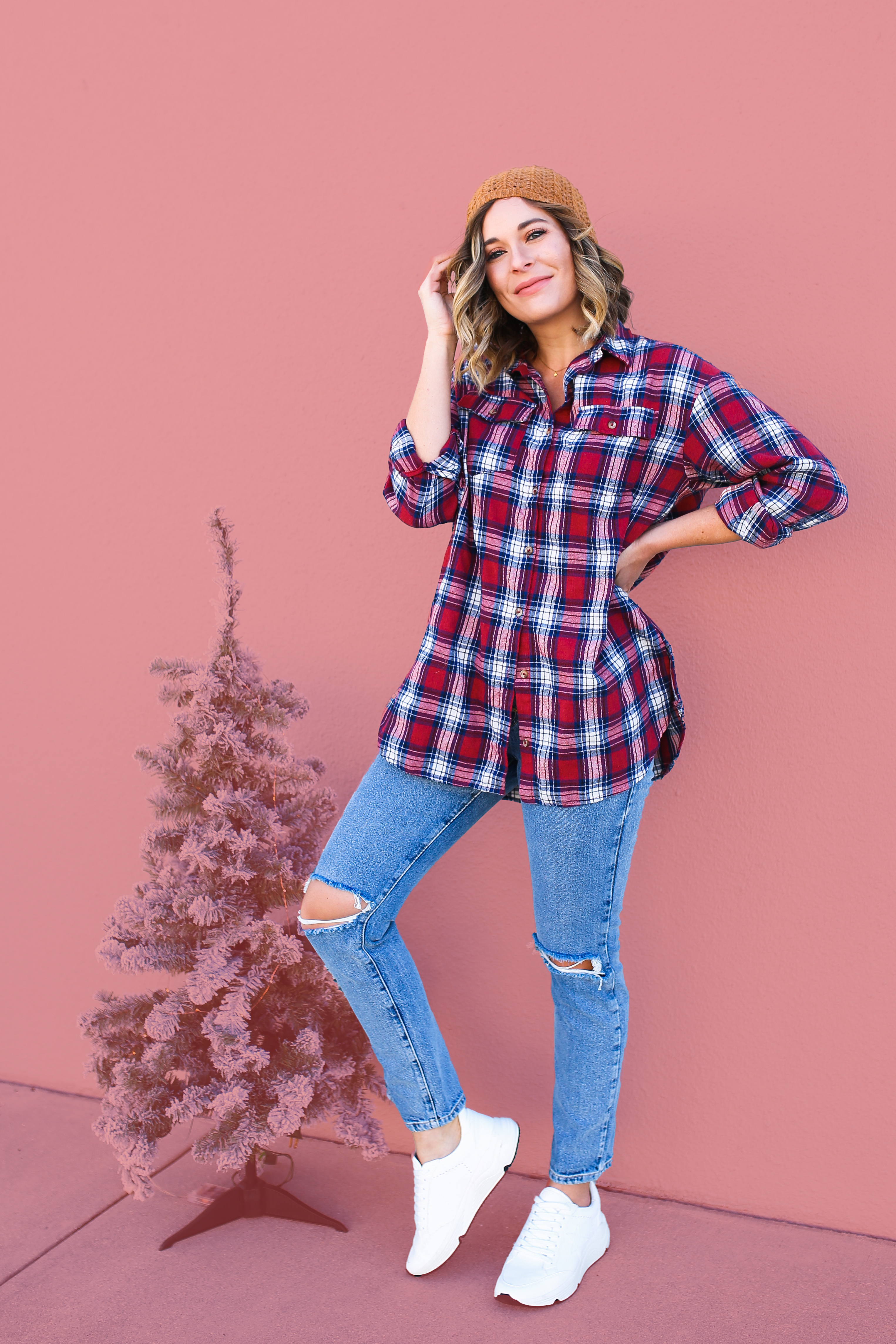 BURGUNDY, NAVY AND WHITE PLAID BUTTON DOWN TOP. OVERSIZED FIT, COULD BE WORN AS A TUNIC. 80% POLYESTER, 20% COTTON. AMANDA IS 5’7 SIZE 2, WEARING A SMALL. STEPHANIE IS 5’4 SIZE 4, WEARING A SMALL.
S 0-6
M 6-12
L 12-16