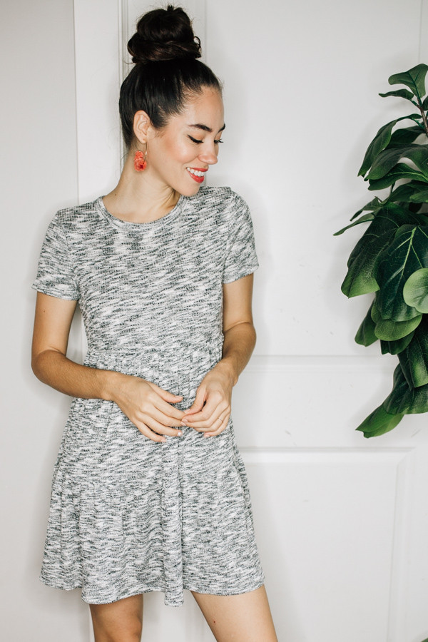 STRETCHY BABYDOLL DRESS. CAN
ALSO BE WORN AS A TUNIC TOP.
80% POLYESTER, 15% RAYON, 5% SPANDEX.
SMALL 0-4
MEDIUM 6-10
LARGE 12-14