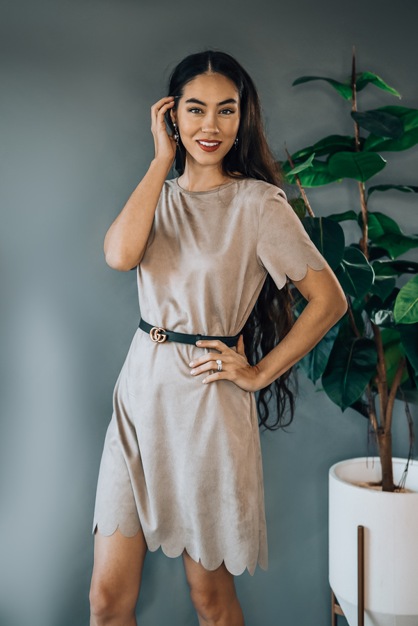 MOCHA, SHORT SLEEVE SCALLOP HEM SUEDE DRESS. ROUND NECKLINE, BACK KEYHOLE AND POCKET DETAIL. MODEL INFO: PIPER IS SIZE 0 AND WEARING A SMALL, STEPHANIE IS A SIZE 4 WEARING A SMALL
100%POLYESTER
SMALL 0-4
MEDIUM 6-10
LARGE 12-14