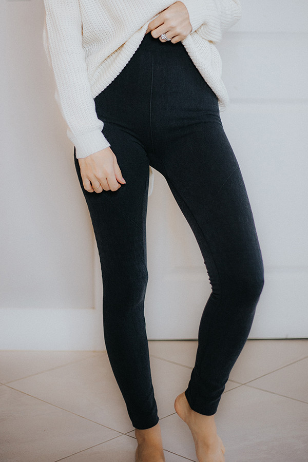 VINTAGE WASHED MOTO LEGGINGS. COMES IN BLACK, BURGUNDY AND INDIGO.
92% NYLON 8% SPANDEX
SMALL 4-6 MEDIUM 8-10 LARGE 12-14