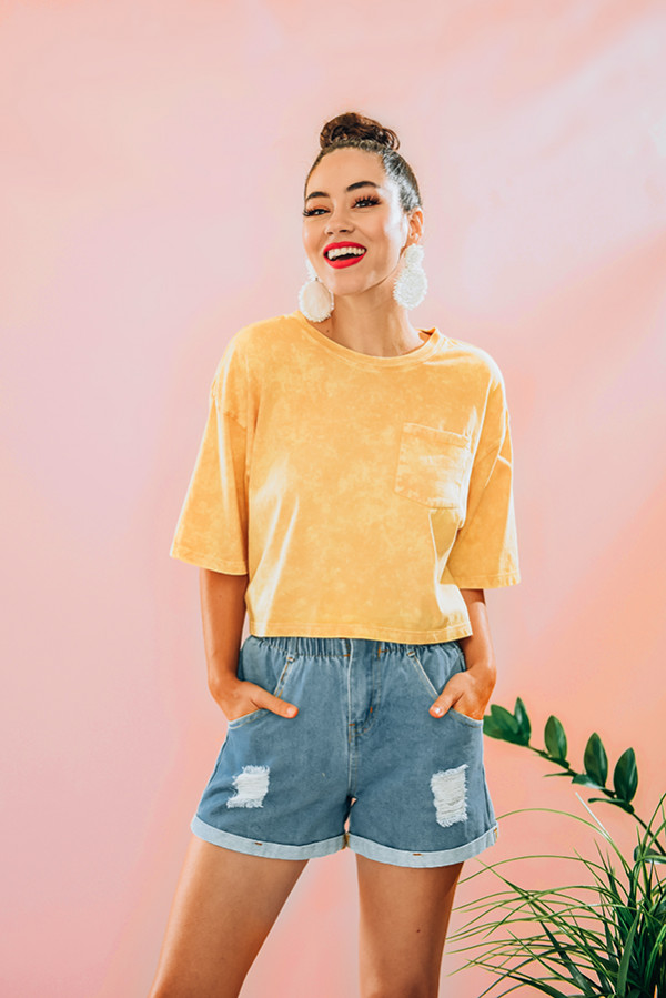 Acid washed, loose fitting tee. Shorter in length and pocket detail. 100% cotton. Piper is 5’4, size 0 wearing a Small. Niki is a size 14, wearing a size Large.
S 0-6
M 6- 12
L 12-14