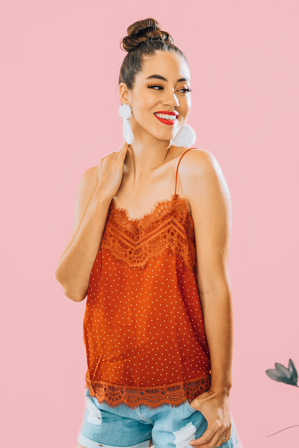 RUST COLORED LACE CAMI WITH WHITE POLKA DOTS. SHELL 1: 100% POLYESTER, SHELL 2: 100% NYLON. PIPER IS 5’4, SIZE 0 WEARING A SMALL.
S 0-4
M 4-8
L 8-12