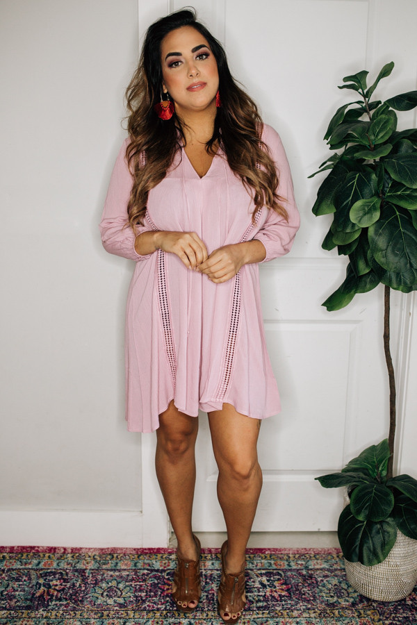 SOFT, FLOWY, BABY PINK DRESS WITH
DRAWSTRING DETAIL ON NECK.
100% RAYON.
SMALL 0-4
MEDIUM 6-10
LARGE 12-14