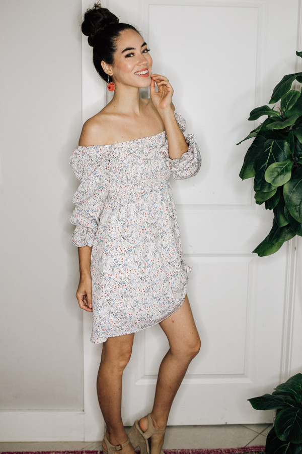 OFF THE SHOULDER FLORAL DRESS
WITH ELASTIC ON BUST.
100% POLYESTER.
X-SMALL 0-2
SMALL 4-6
MEDIUM 8-10
LARGE 12-14
X-LARGE 16-18