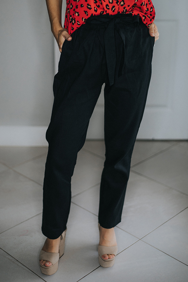 PAPERBAG WITH BOW TIE LONG LINEN PANTS.
COMES IN OLIVE AND PINK ALSO.
41% LINEN 30% RAYON 23% POLYESTER 6% COTTON
SMALL 4-6 MEDIUM 8-10 LARGE 12-14