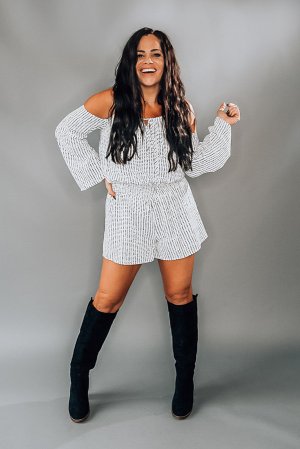 COLD SHOULDER, BLACK POLKA DOT, BELL SLEEVE ROMPER. CLINCHED WAIST W/PEEPHOLE DETAIL. PRINT. MODEL INFO: STEPHANIE SIZE 4, WEARING A SMALL. SISSY SIZE 6, WEARING A LARGE.
95% POLYESTER 5% SPANDEX
X-SMALL 0-2
SMALL 2-4
MEDIUM 6-8
LARGE 8-10
X-LARGE 10-12
